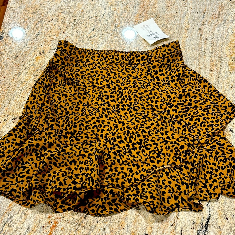 Sexy leopard print skirt - brand new!